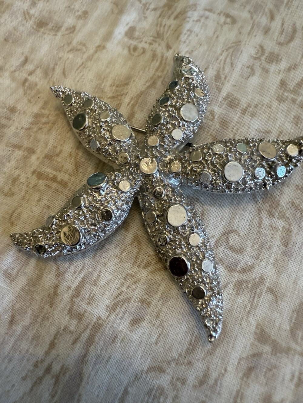 Vintage Coro Signed Silver Toned Metal 1 1/2" Flower Starfish Brooch Pin
